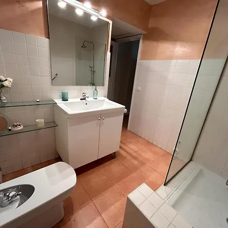 2 Bedroom By Guadalquivir River Appartamento Siviglia