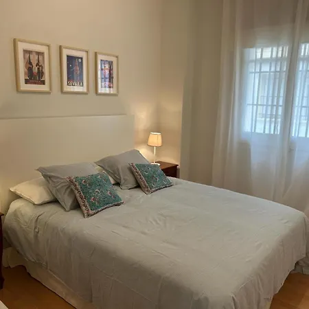 Apartment 2 Bedroom By Guadalquivir River Seville